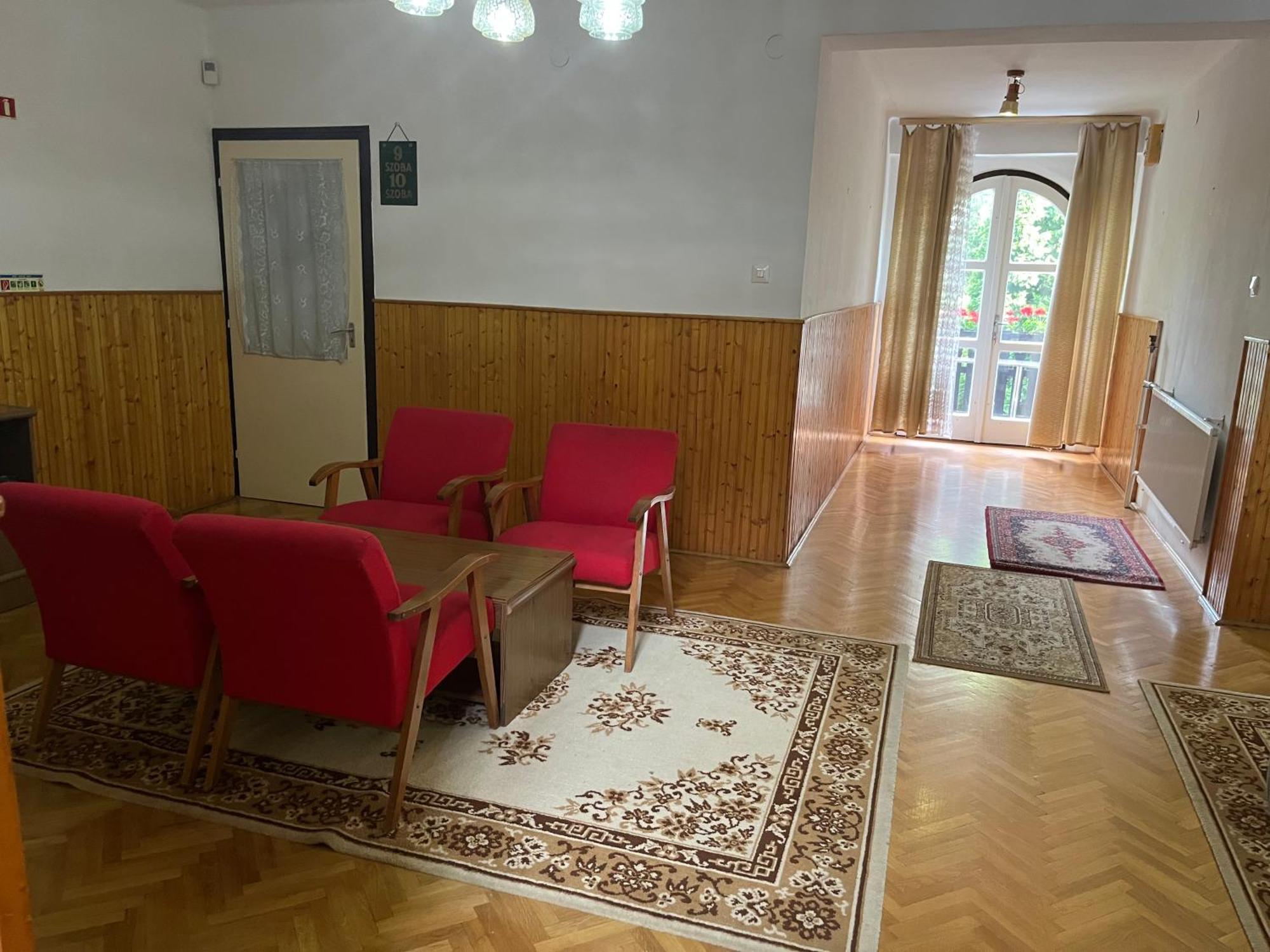 Nosztalgia Villa Mezokovesd Exterior photo