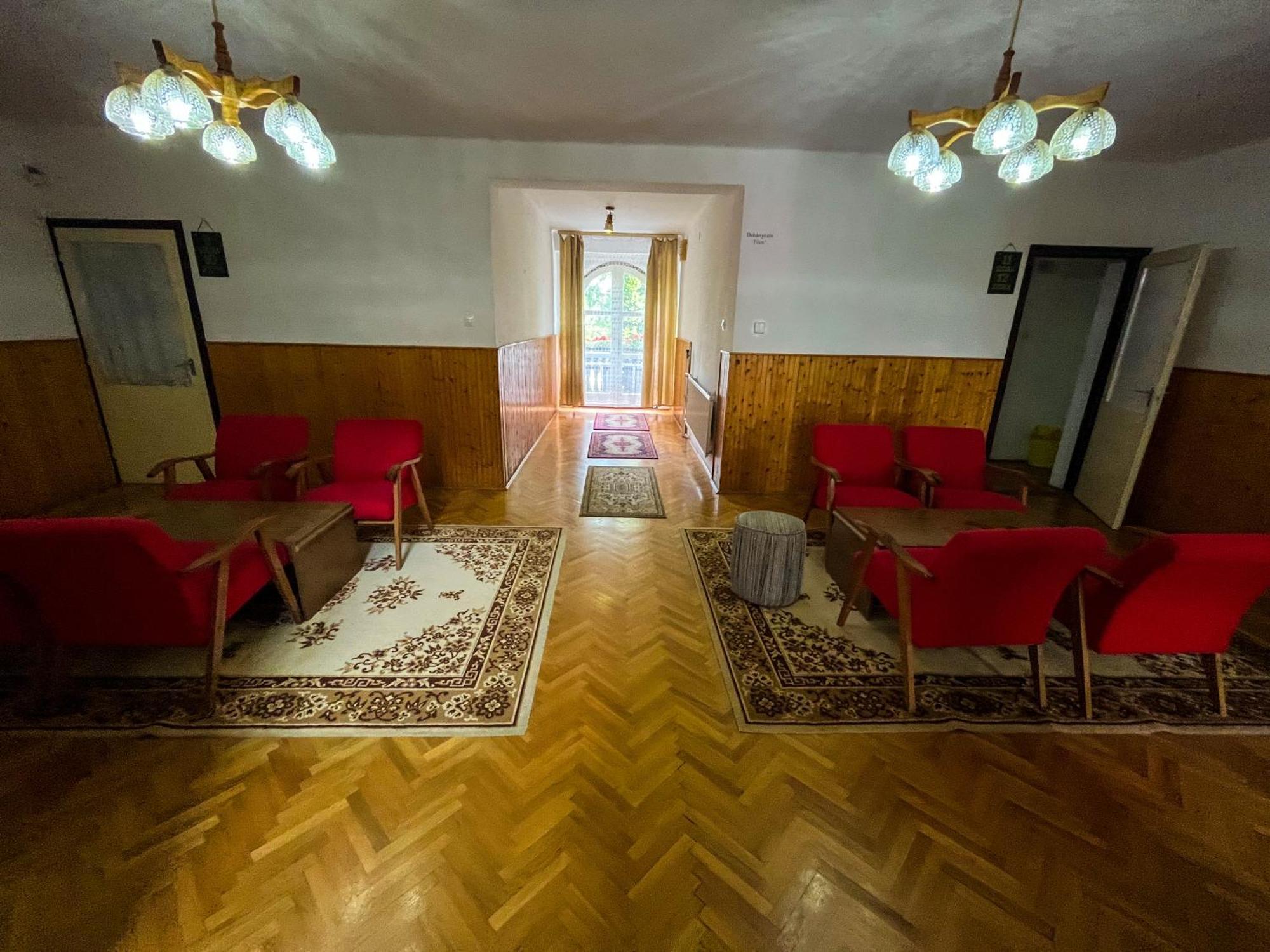 Nosztalgia Villa Mezokovesd Exterior photo